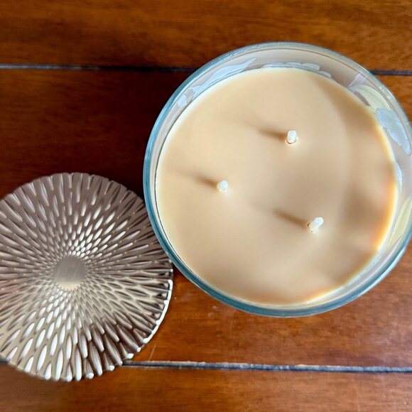 *2 for $44 on 3-WICK CANDLES NEW Bath & Body Works ALMOND CROISSANT 14.5oz - Picture 2 of 4